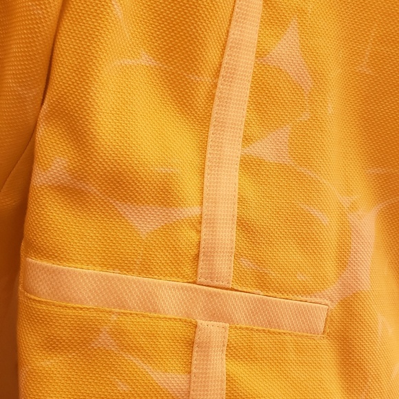 Yellow Jacket - Picture 2 of 6